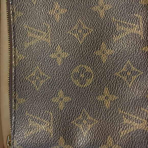 Louis Vuitton Pochette - Picture 13 of 15